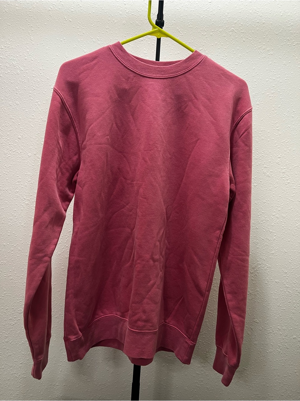 Classic Men's Crewneck Sweatshirt in Dusty Rose